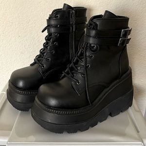Demonia Vegan Leather Platform Combat Boots Size 9